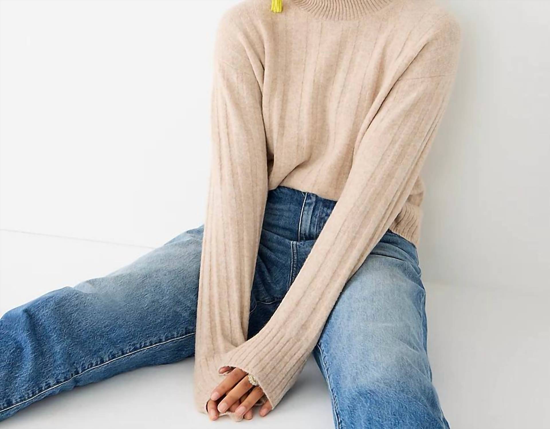 

Ребристый свитер с воротником-стойкой из сверхмягкой пряжи цвета Camel J.Crew