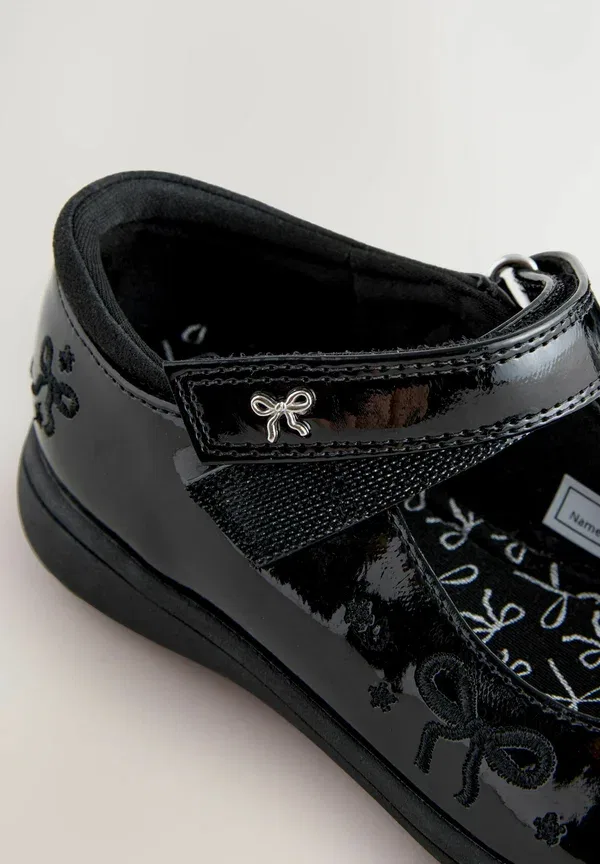 Туфли-лодочки Next Regular fit bow mary jane school baby shoes, черный лакированный — фото 3