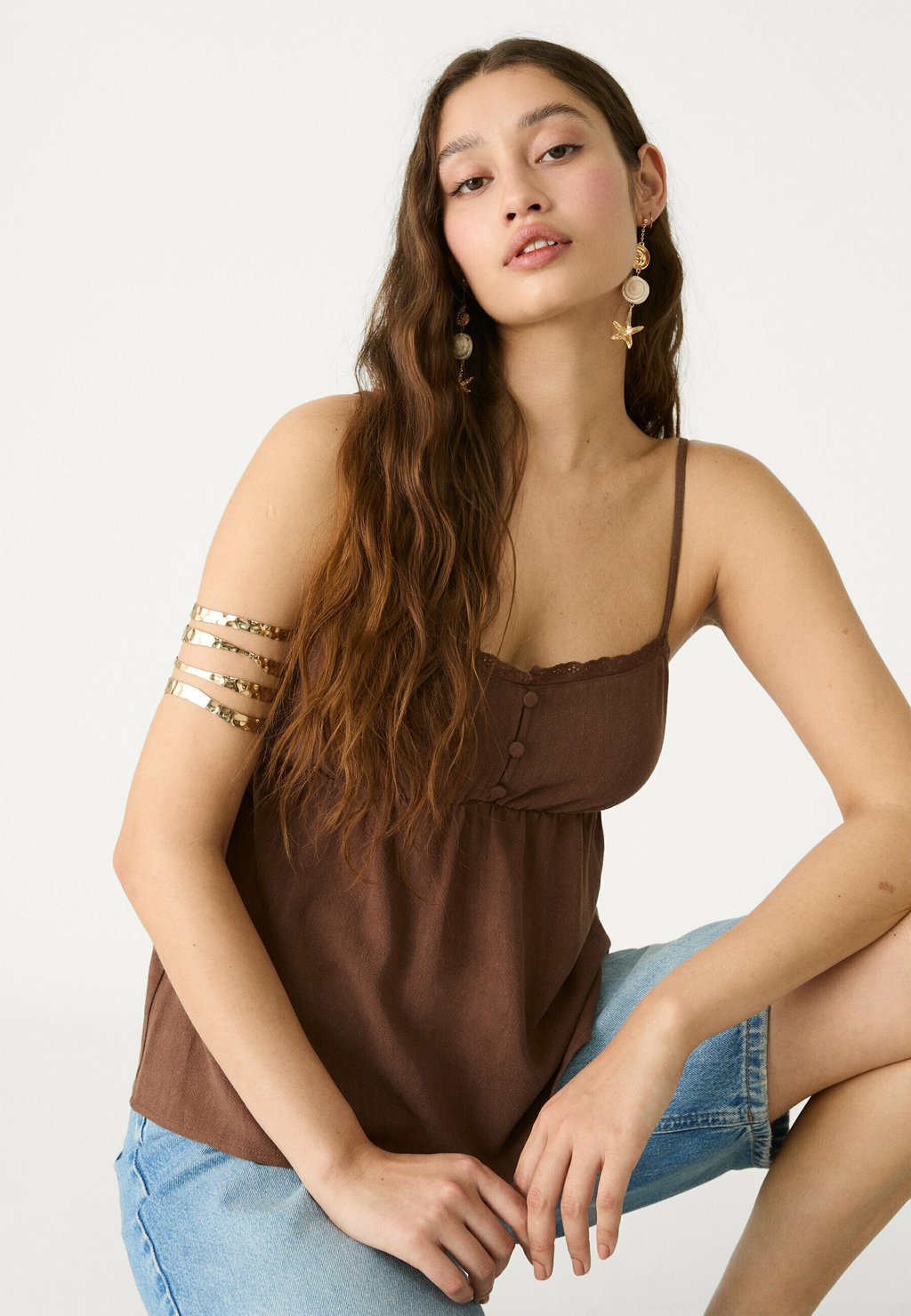 

Топ FLOWING STRAPPY Stradivarius, темно-коричневый