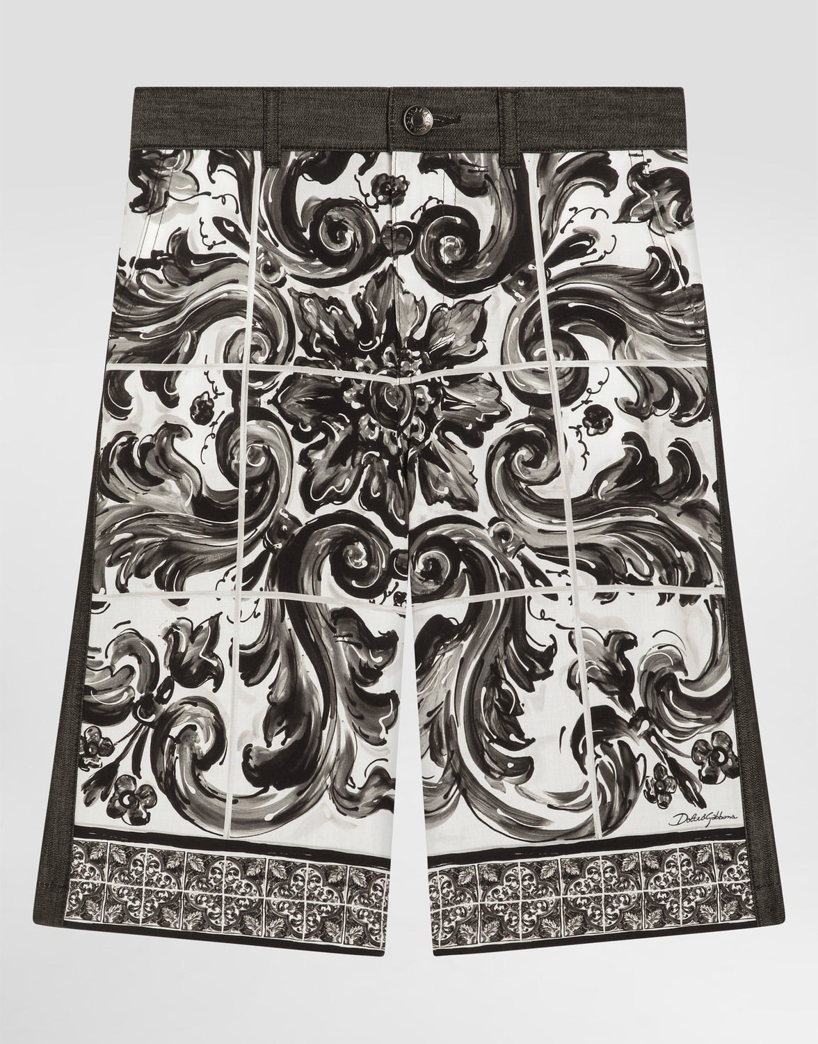 

Джинсовые бермуды с принтом майолика Dolce&Gabbana, мультиколор