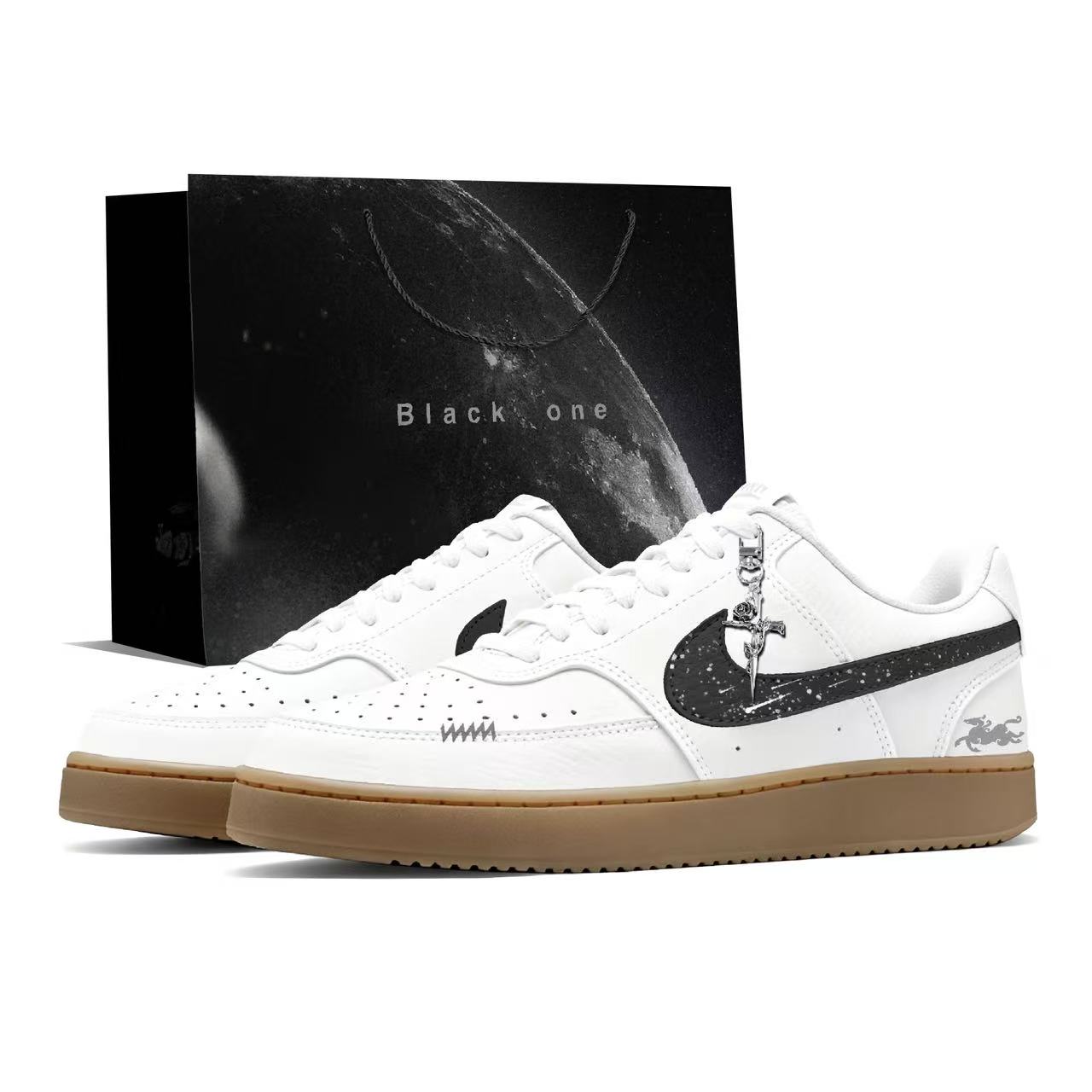 

Nike Мужские низкие кожаные скейтборд-кепы Court Vision 1 CNY Horse Year Limited Edition, белый