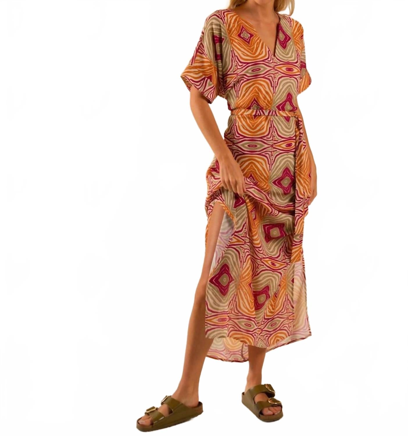 

Платье-кафтан Beatrice с завораживающим узором в мультиколоре Care Tucker