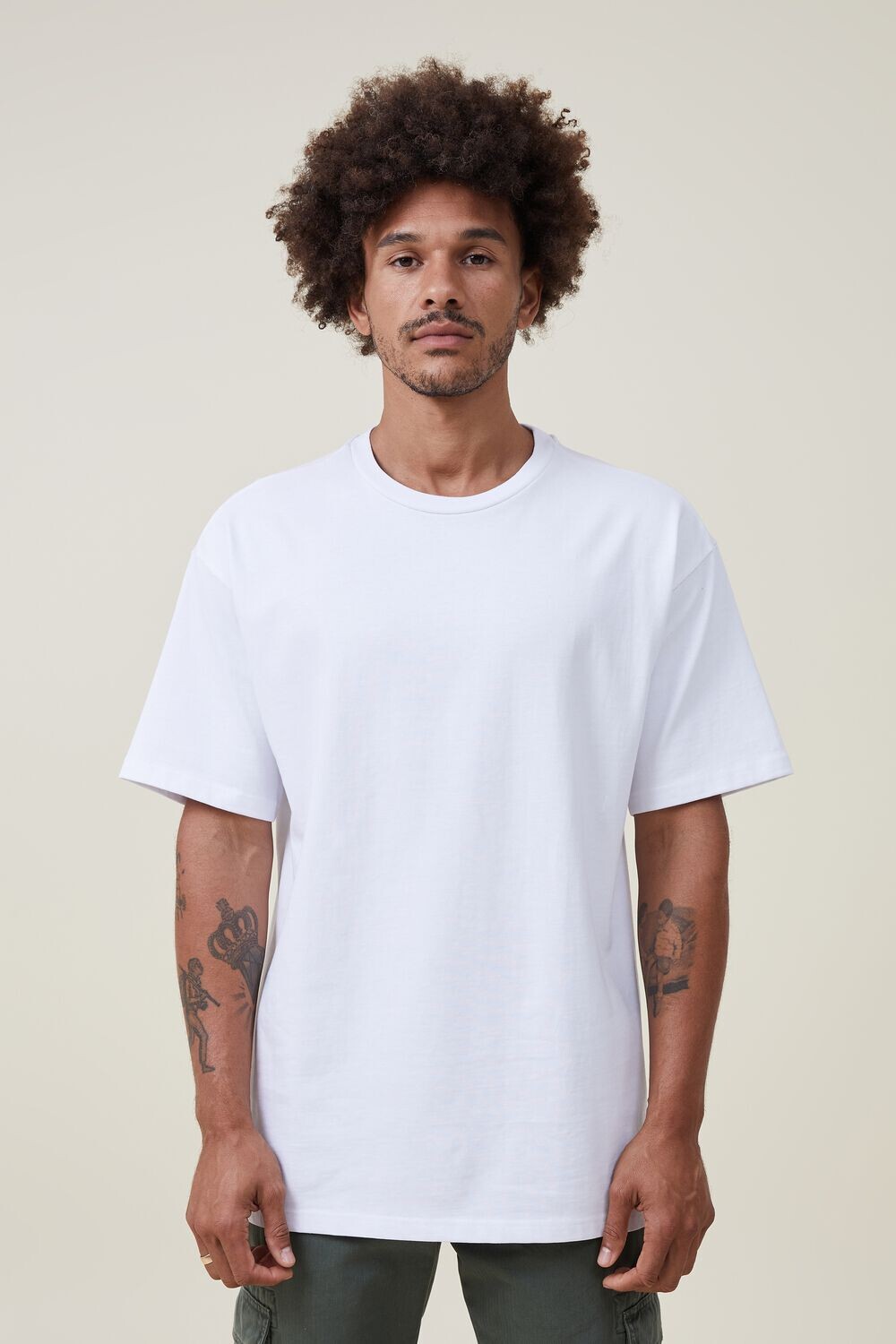 

Простая футболка Box Fit Cotton On