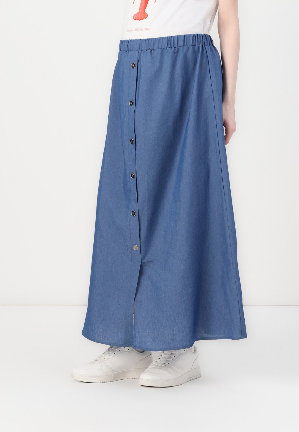 

Юбка макси OLMNOVA BUTTON SKIRT ONLY MATERNITY, цвет Medium Blue Denim