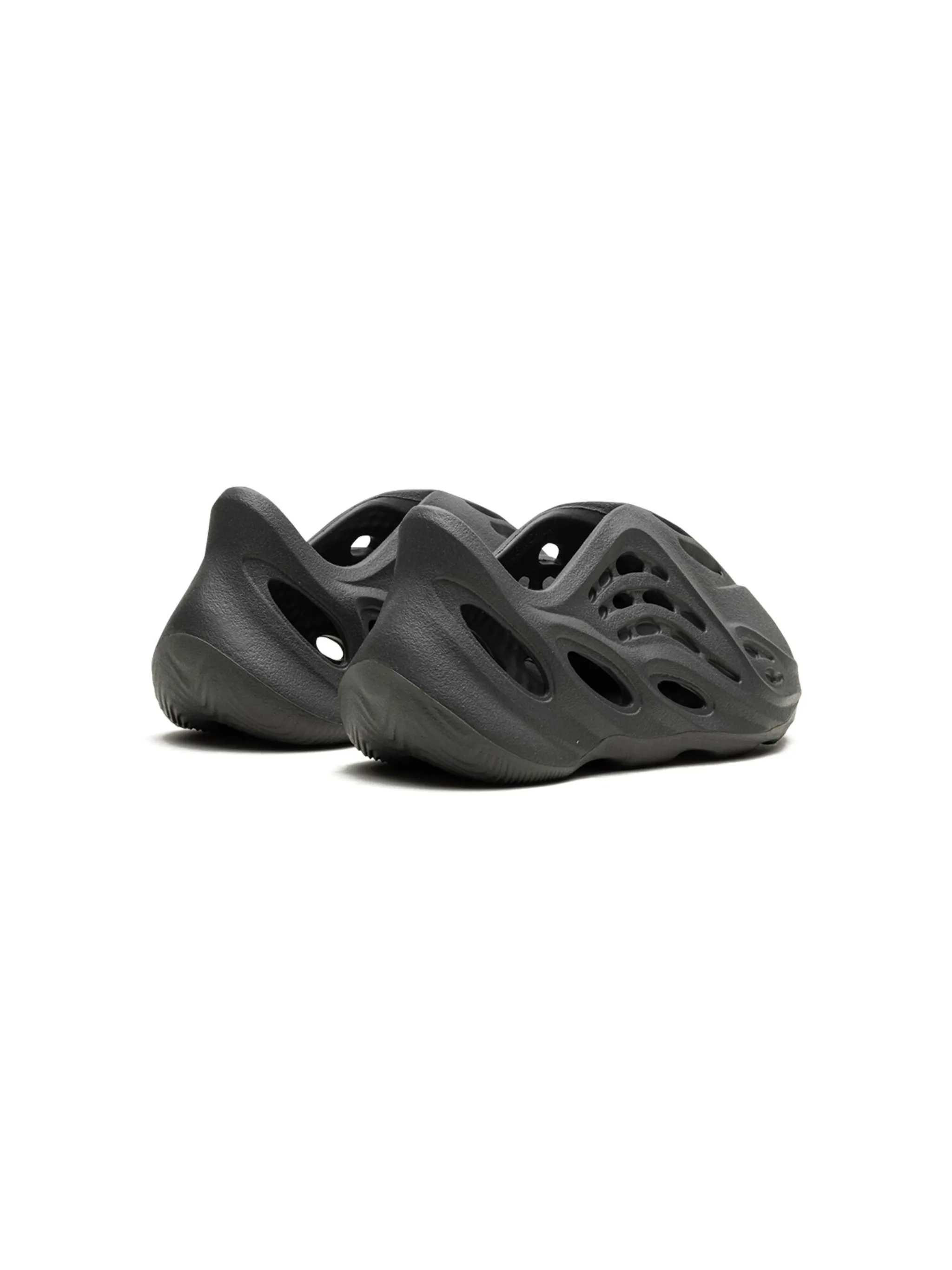 Кроссовки Yeezy Foam RNR Carbon Adidas Yeezy Kids, черный — фото 3