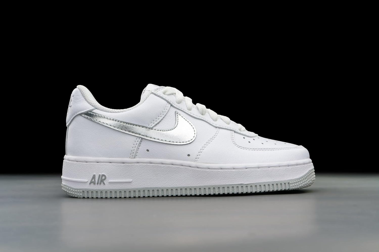 Мужские кроссовки Nike Air Force 1 Low, White/Metallic Silver — фото 2