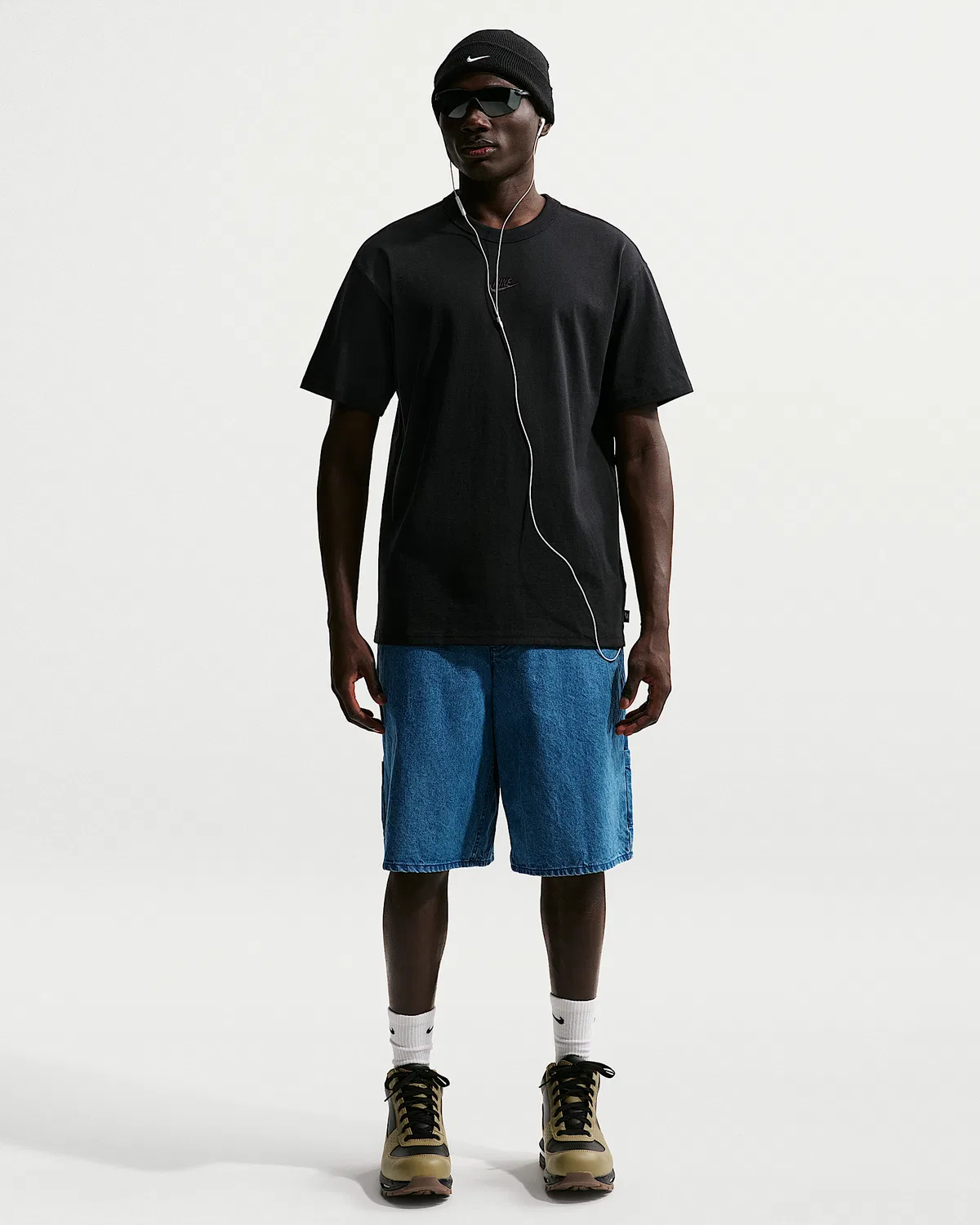 Мужская футболка Nike Sportswear Premium Essentials, Black — фото 4