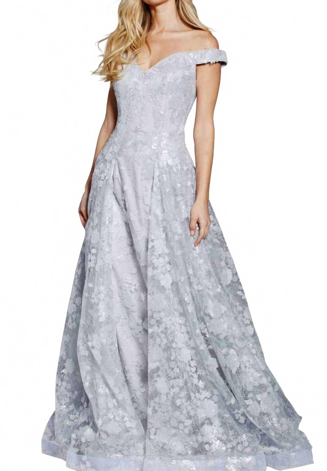 

Прозрачное платье с открытыми плечами в серебристом цвете JOVANI