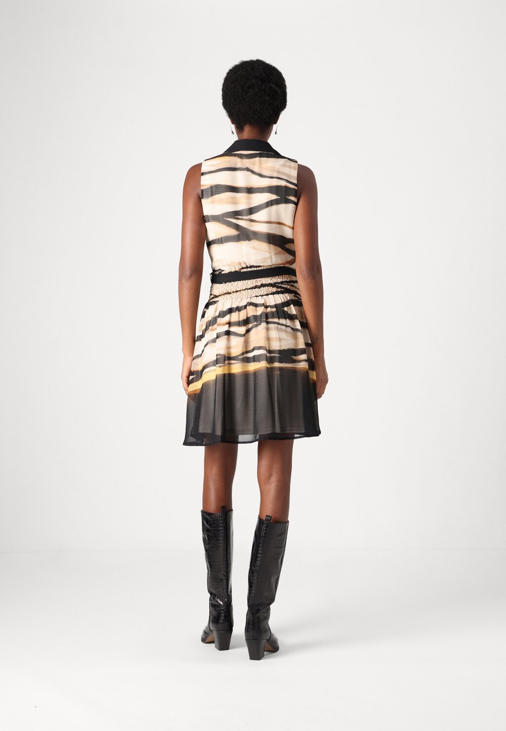 

Коктейльное платье / Вечернее платье V NECK BELTED DRESS DKNY, черный