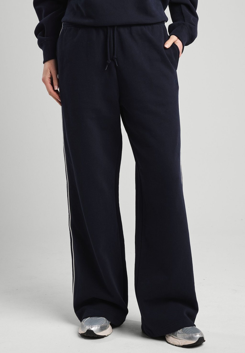 

Спортивные штаны America Today, темно-синий