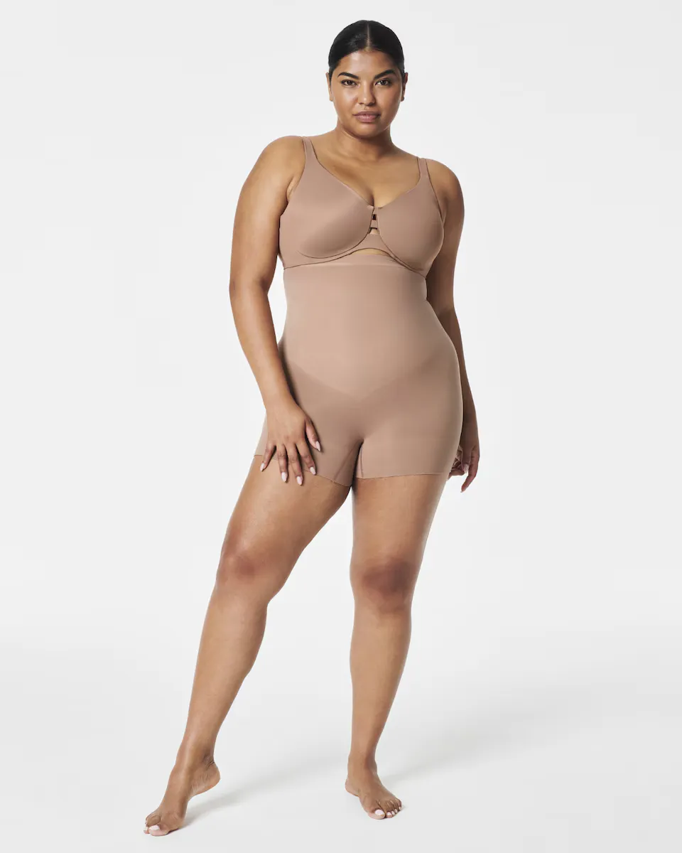 

Короткие брюки с завышенной талией Spanx, бежевый