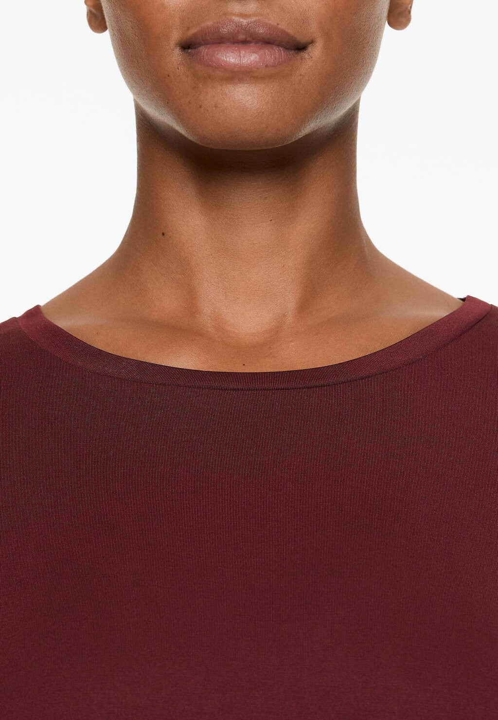 

Базовая футболка WITH ROUND NECK OYSHO, темно-красный