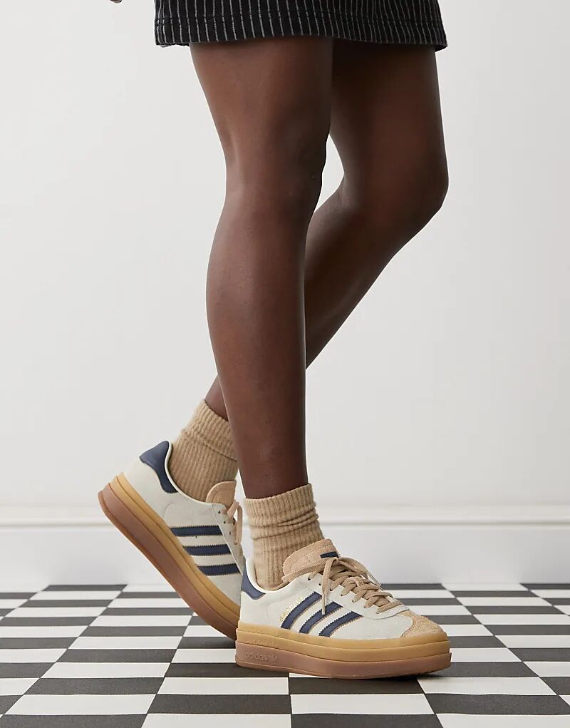 Кроссовки Gazelle Bold на платформе кремового и темно-синего цветов adidas Originals — фото 3