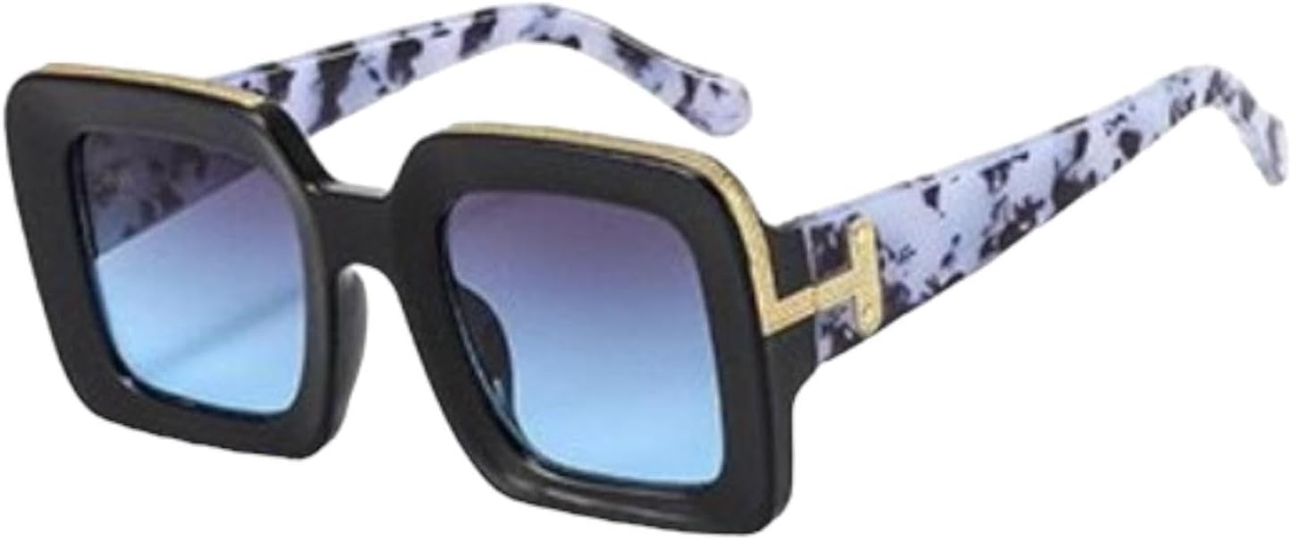 

Солнцезащитные очки MAVKA STORE в винтажном стиле, квадратной формы, элегантные, в стиле ретро, ​​черно-синие, с синими линзами, защита UV400, модный стиль, в комплекте с чехлом, сумочкой, салфеткой и отверткой Generic, black