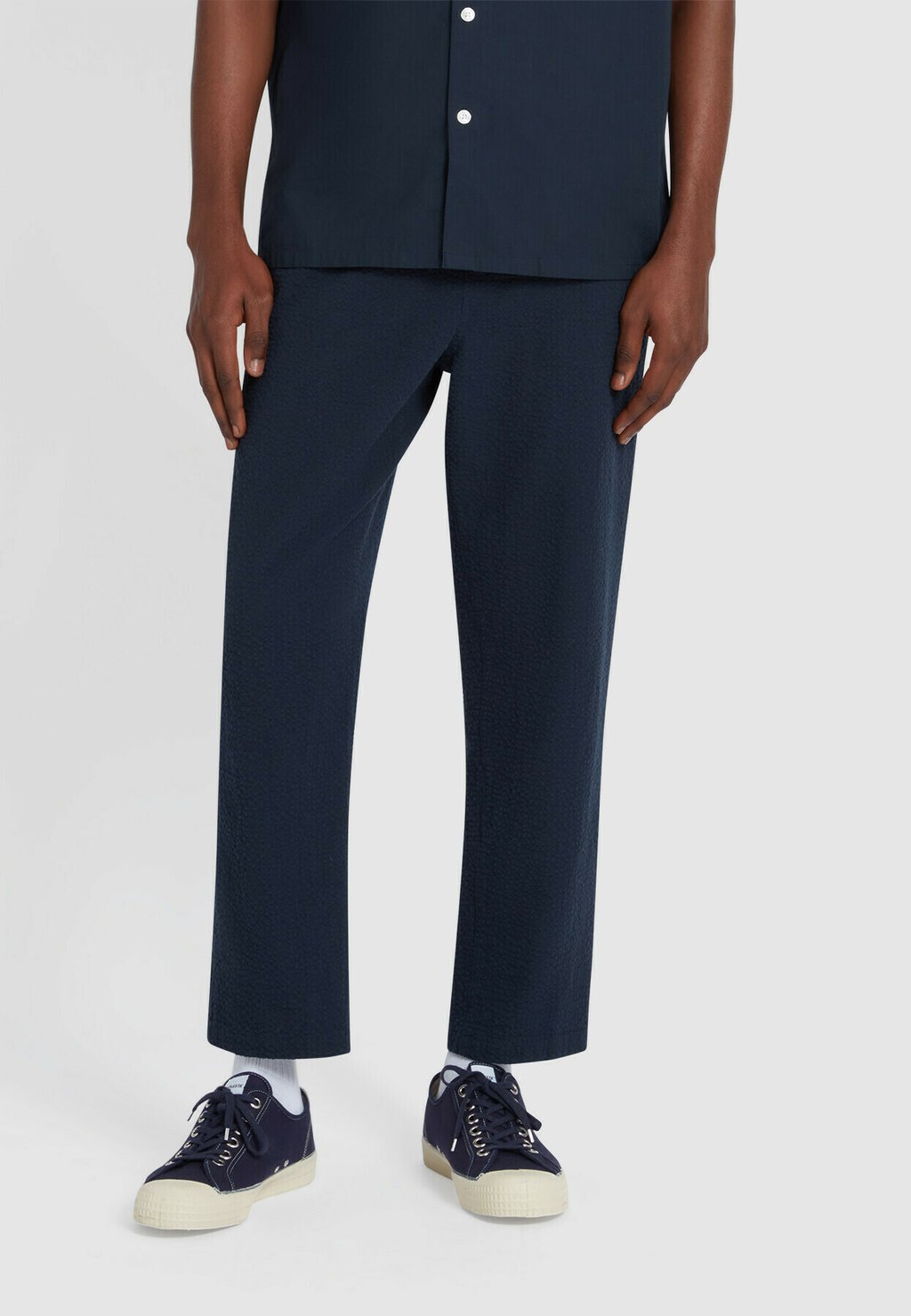 

Брюки HAWTIN RELAXED TAPERED FIT Farah, темно-синий