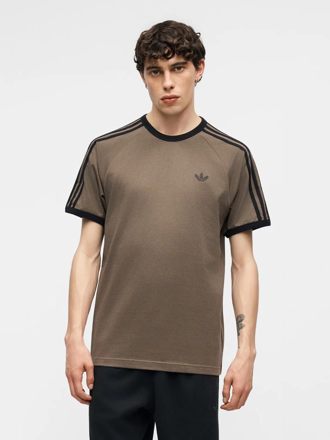 Футболка Adidas Originals, коричневый — фото 2