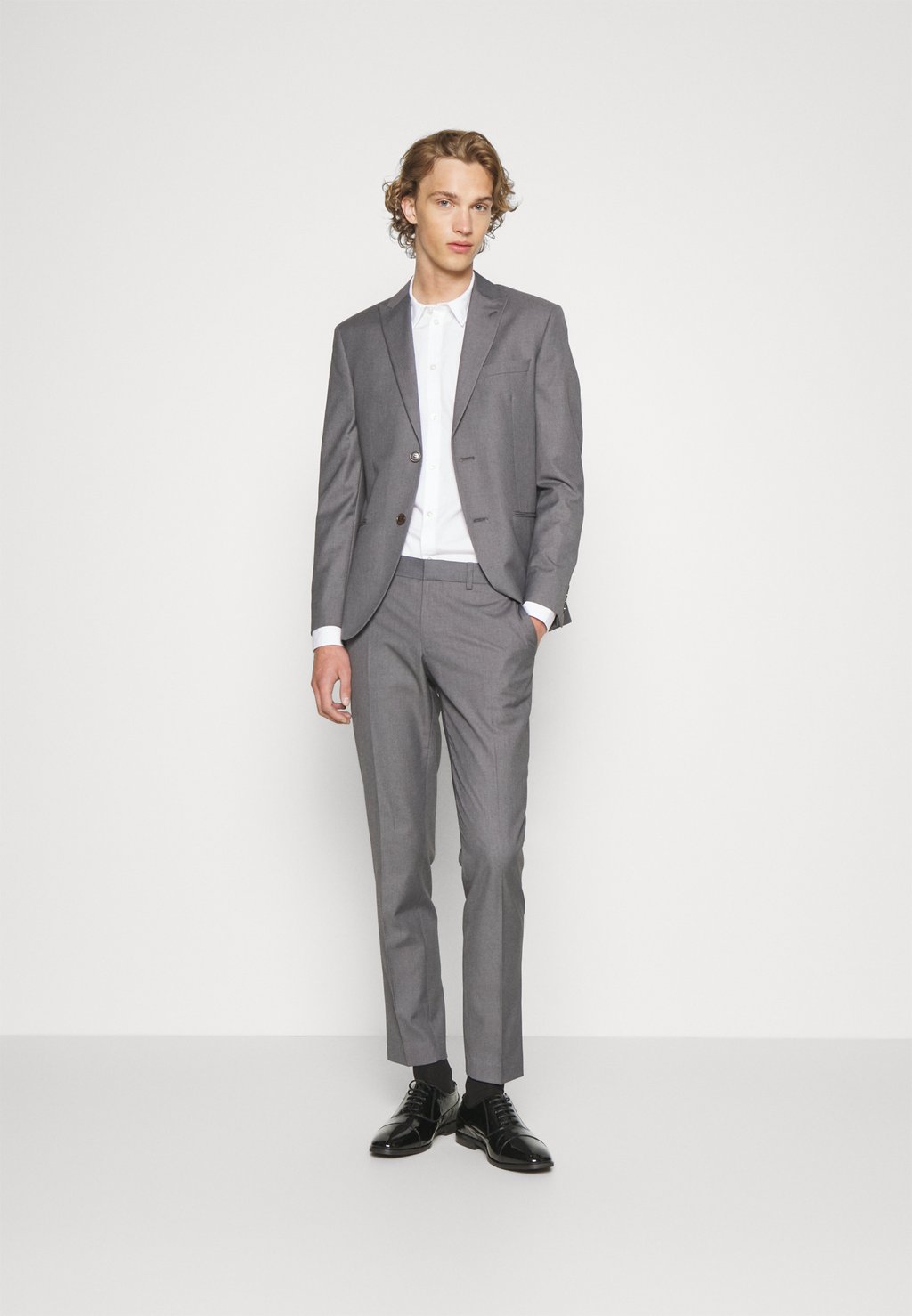 

Костюм FASHION SUIT Isaac Dewhirst, цвет mid grey