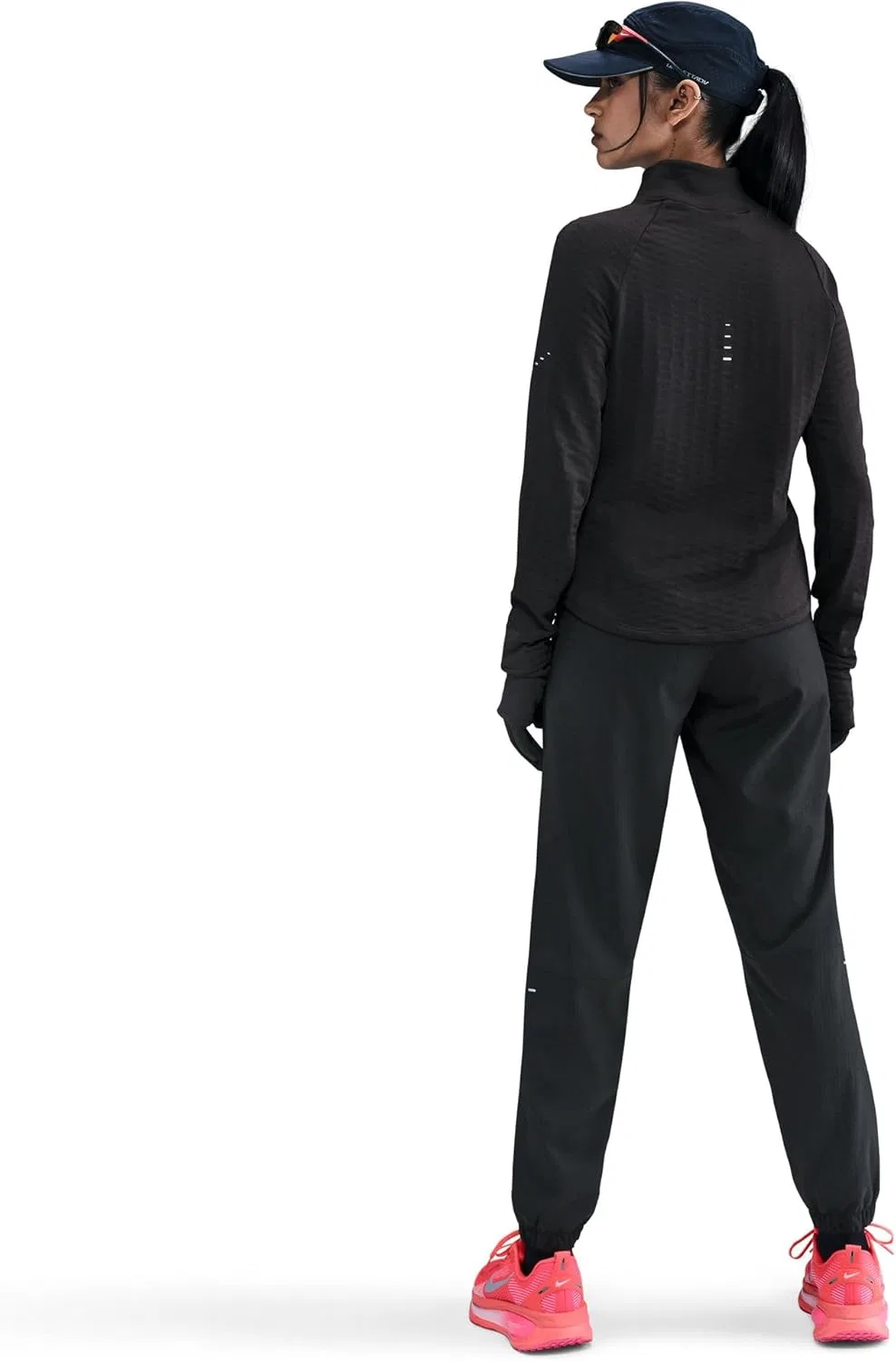 Водолазка женская Nike Therma-FIT Swift, цвет Black/Reflective Silver — фото 2