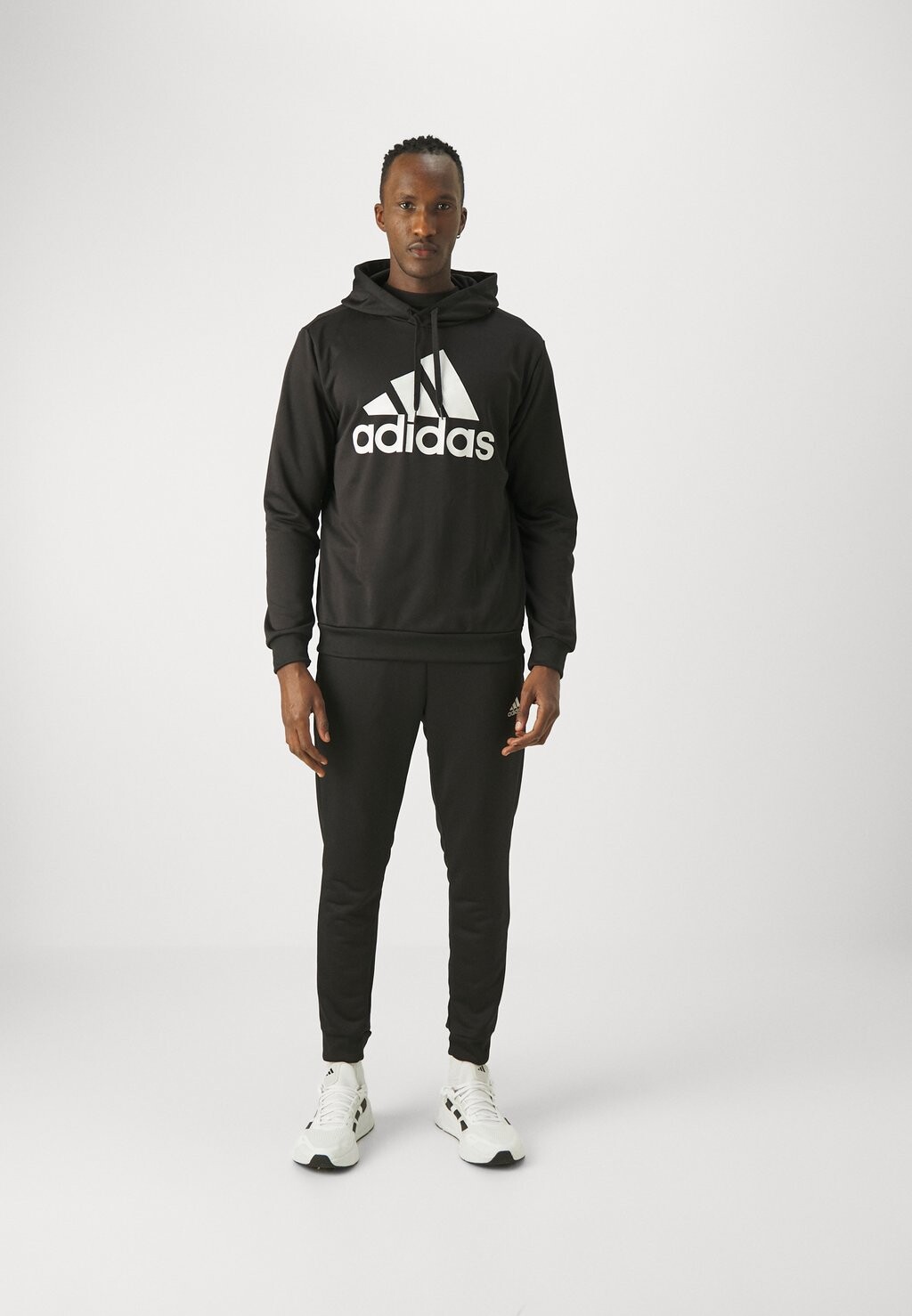 

Спортивный костюм HOODED TRACKSUIT adidas Sportswear, цвет black
