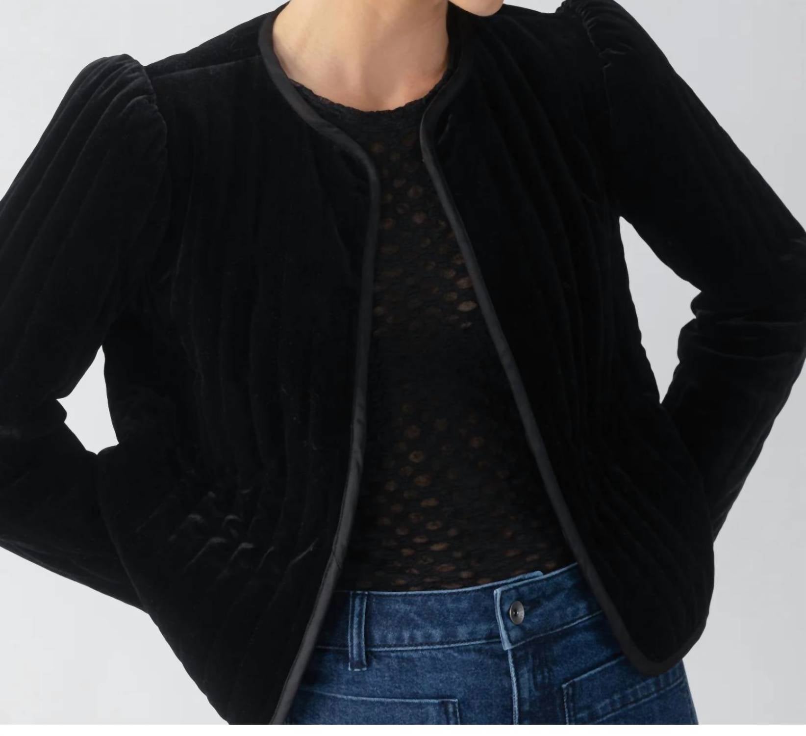 

Стеганая бархатная куртка в черном цвете Sanctuary