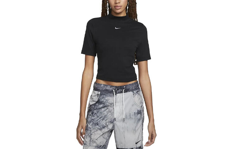 

Футболка женская черная Nike