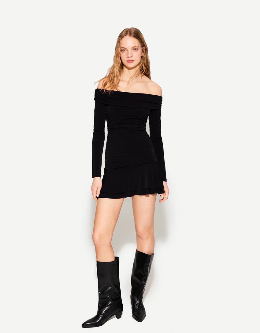 

Мини-Платье с длинными рукавами и оборками Bershka, черный