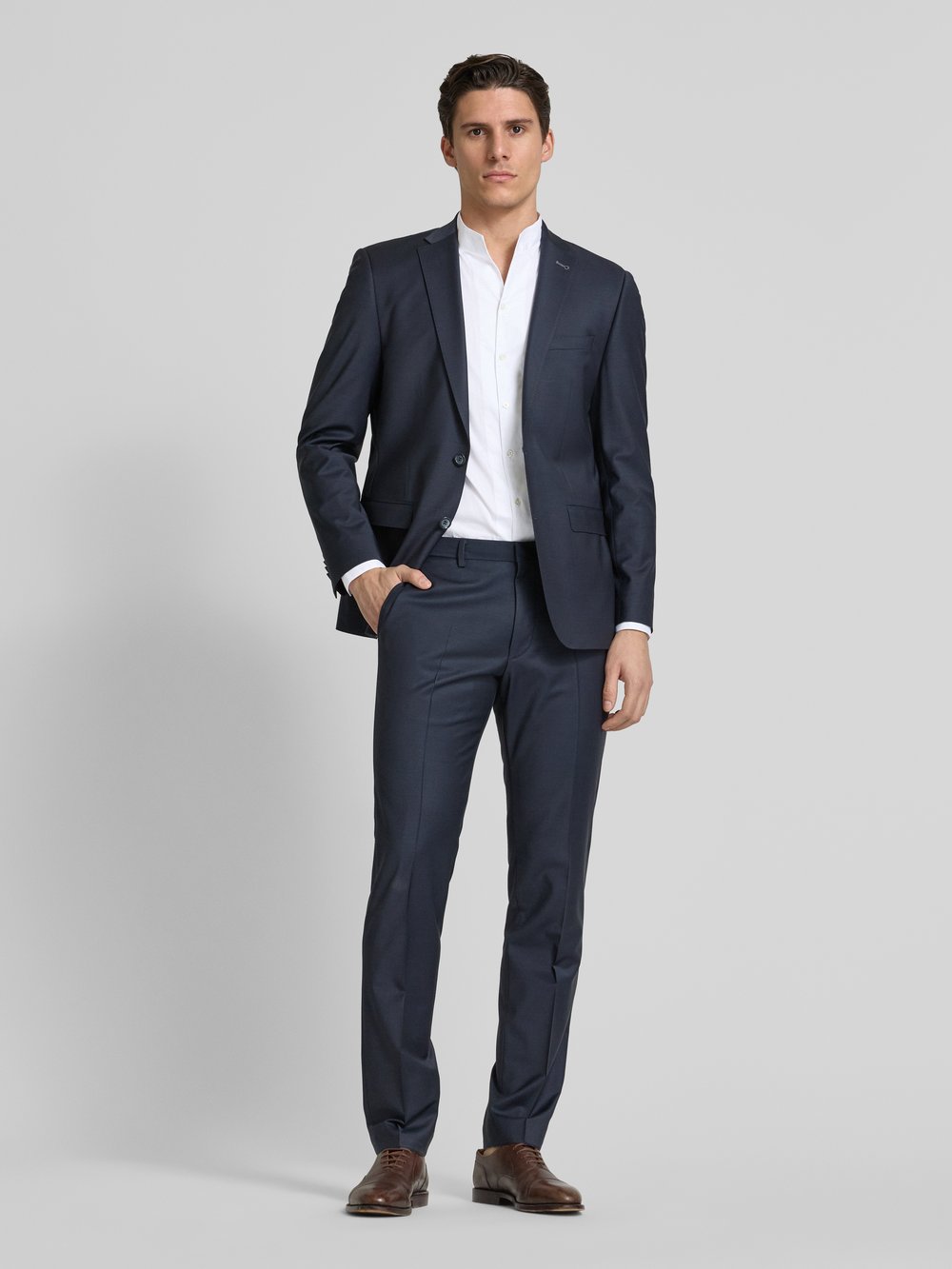 

Рубашка делового покроя Modern Fit с воротником-стойкой Emporio Armani, белый