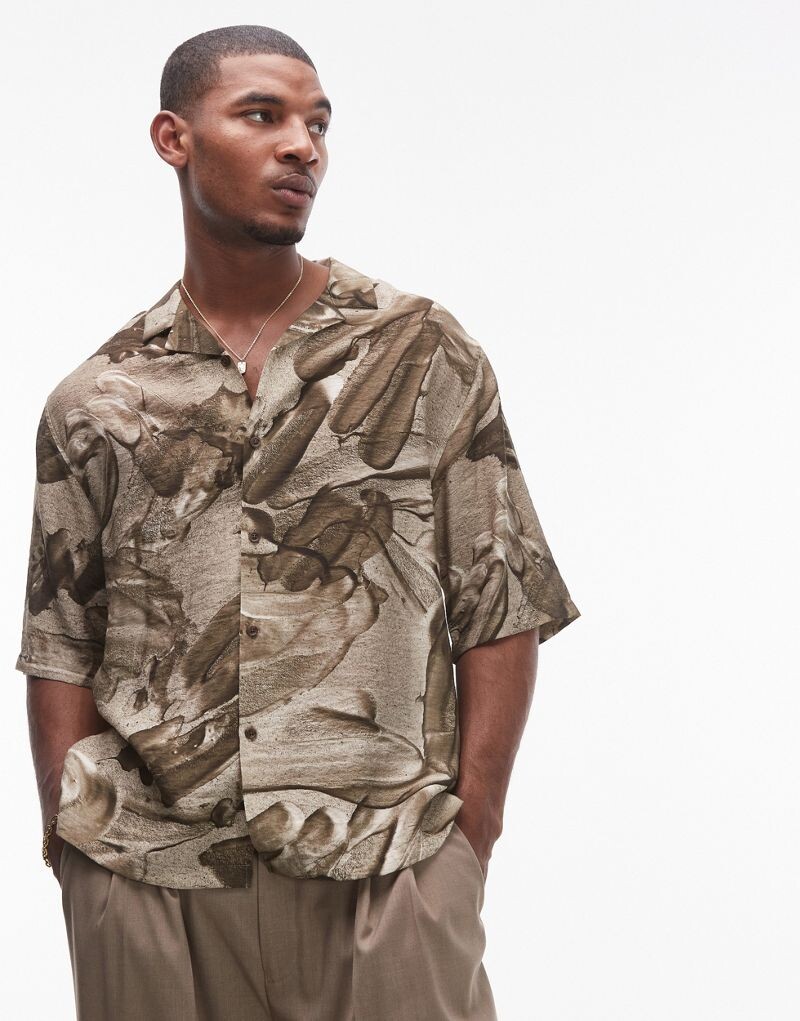

Коричневая свободная рубашка с металлическим принтом с короткими рукавами Topman