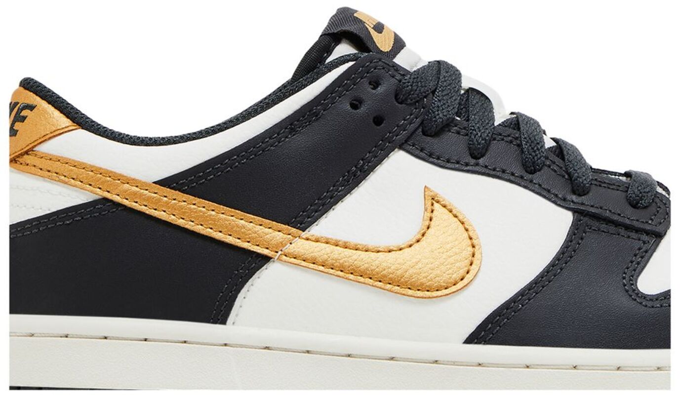 Женские кроссовки Nike Dunk Low Summit White Metallic Gold — фото 3