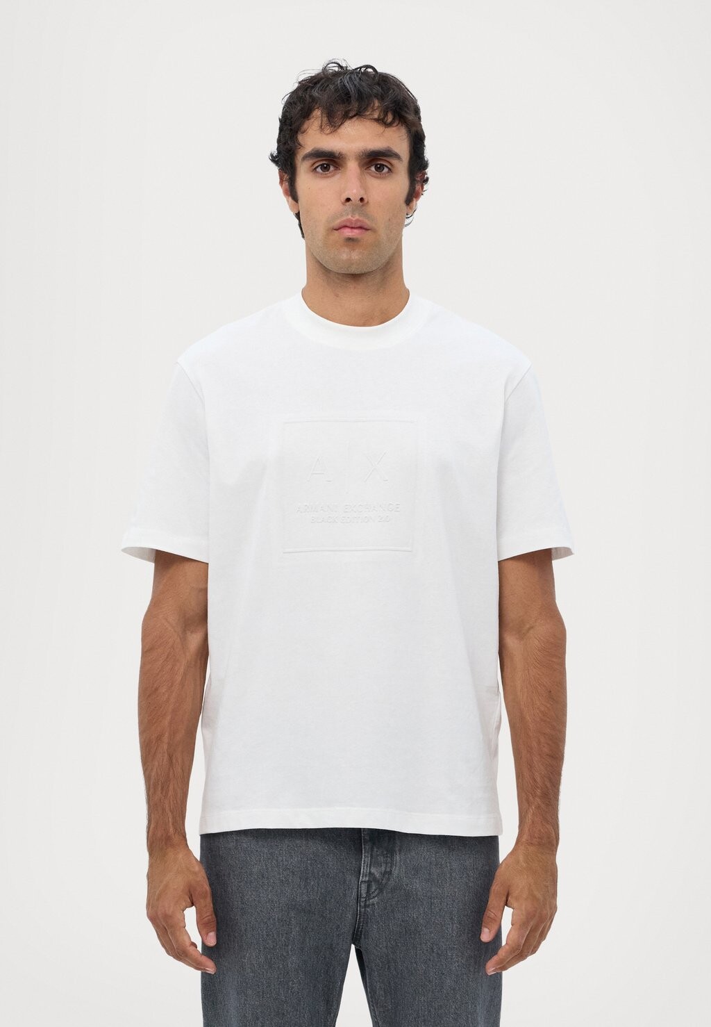 

Простая футболка Armani Exchange, цвет Off White