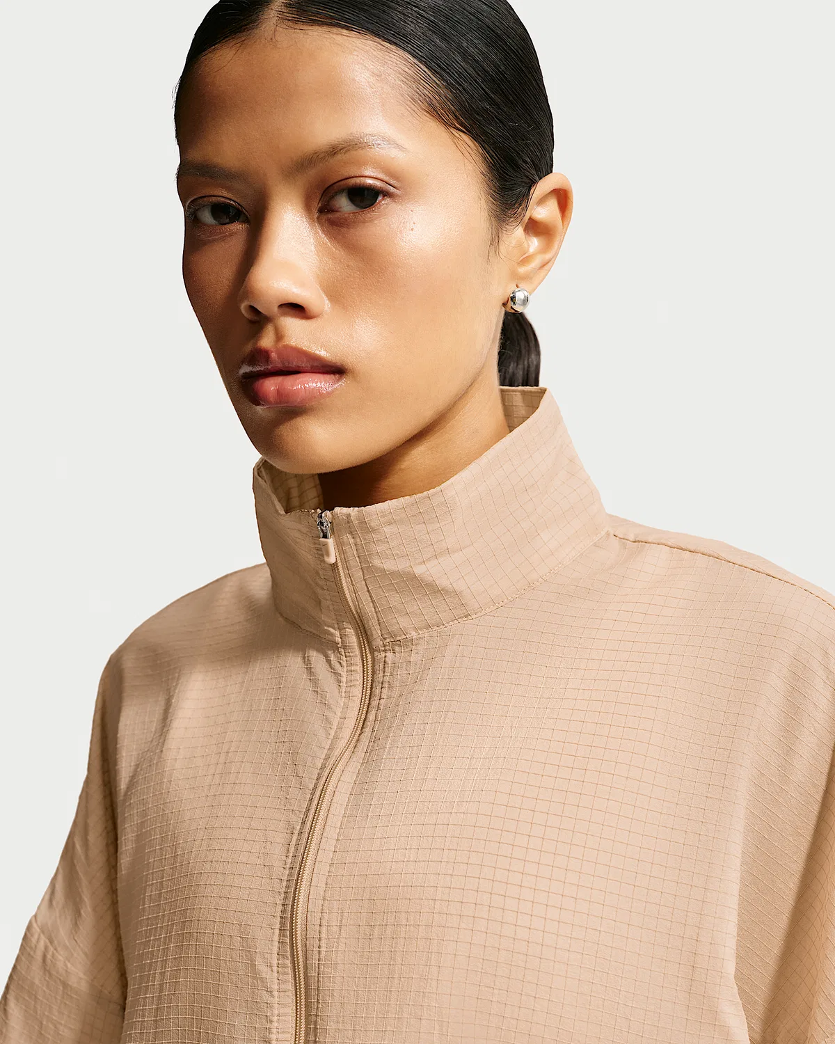 Женская свободная легкая куртка из рипстопа Nike Sportswear, Linen/Linen — фото 3