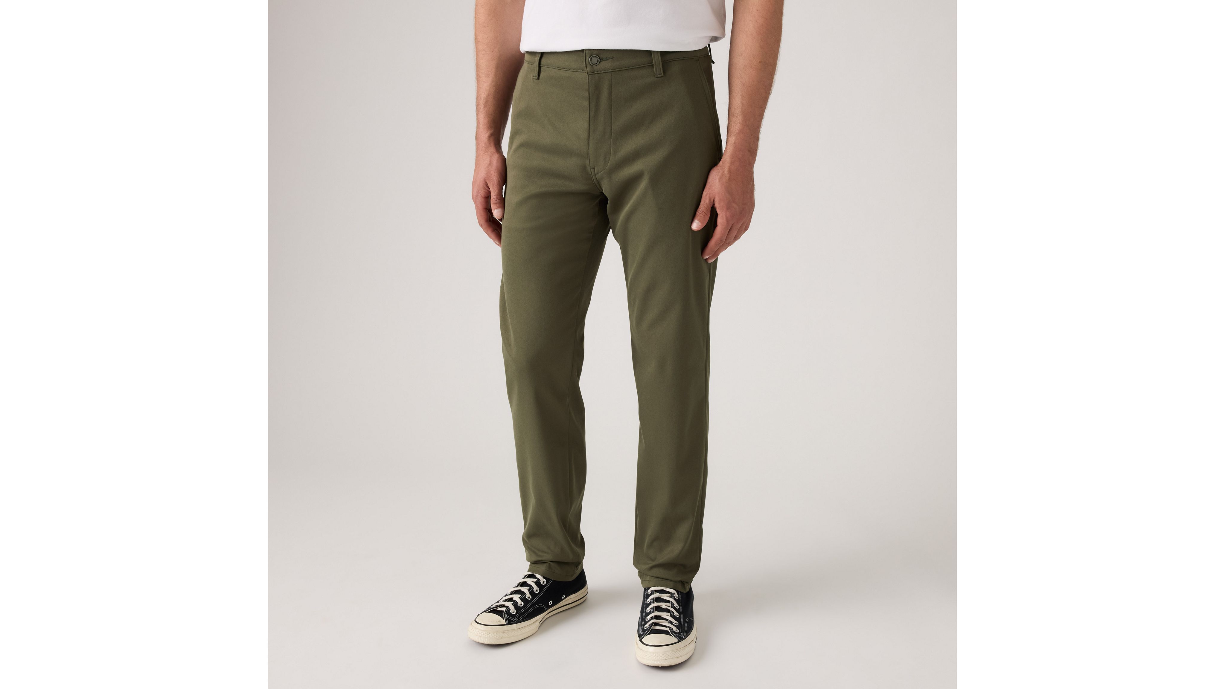 Мужские брюки Xx Chino Standard Taper Tech+ Levi's, Army Green - Green — фото 2