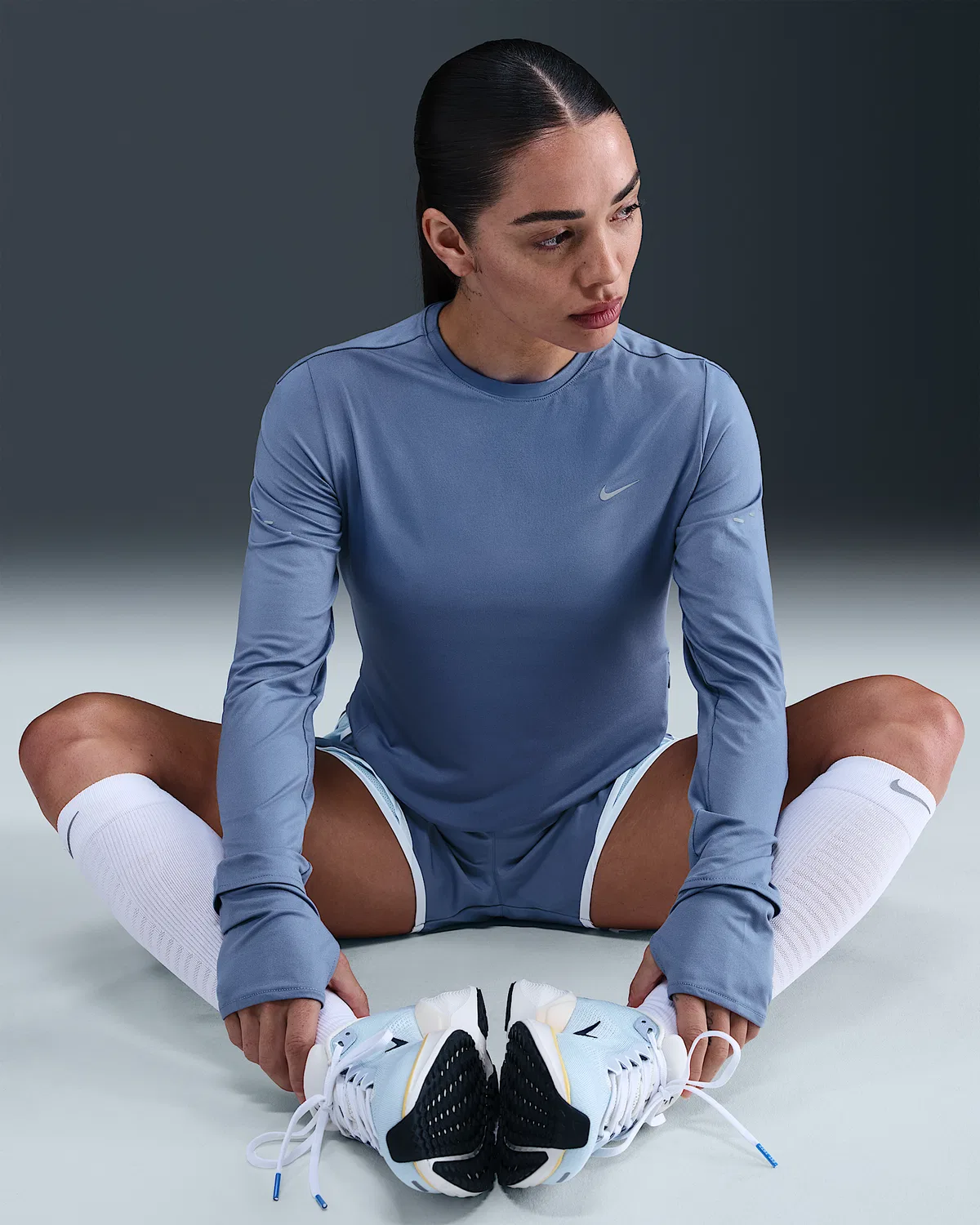 Женская длинная футболка с длинным рукавом Dri-FIT UV Nike Swift, World Indigo — фото 3