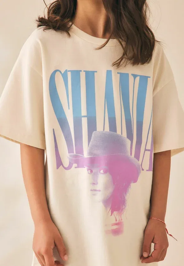 Футболка Next Regular Fit Shania Twain Oversized Graphic T-Shirt, цвет экрю — фото 4
