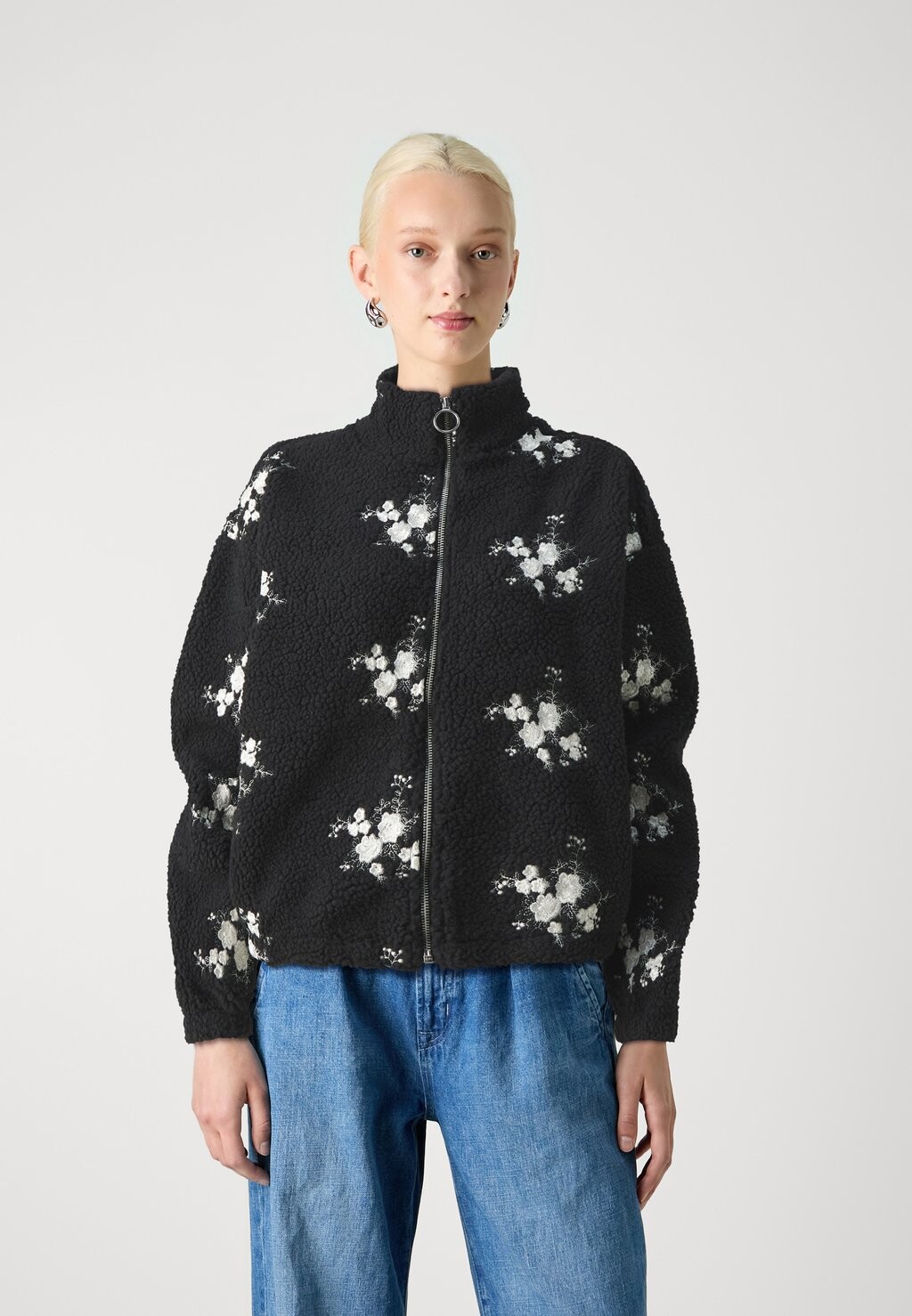 

Флисовая куртка ONLVALENTINA ZIP ONLY, черный
