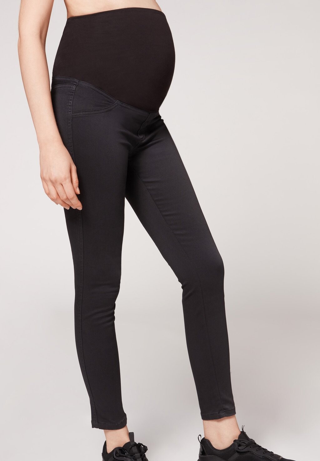 

Джинсы облегающего кроя Calzedonia