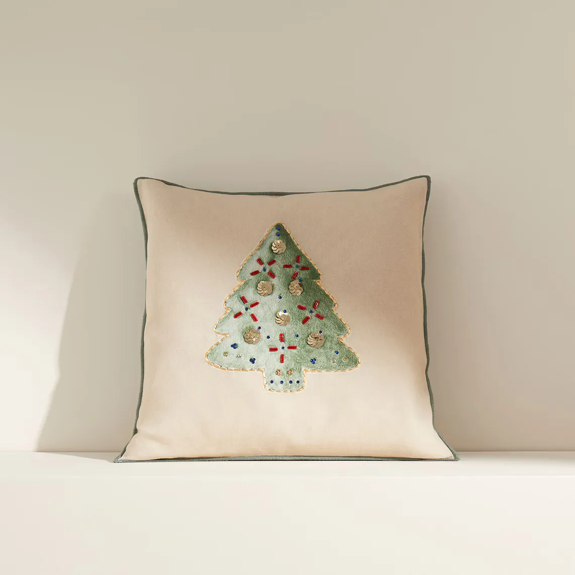 

Декоративная подушка с вышивкой Xmas Tree El Corte Inglés, бежевый