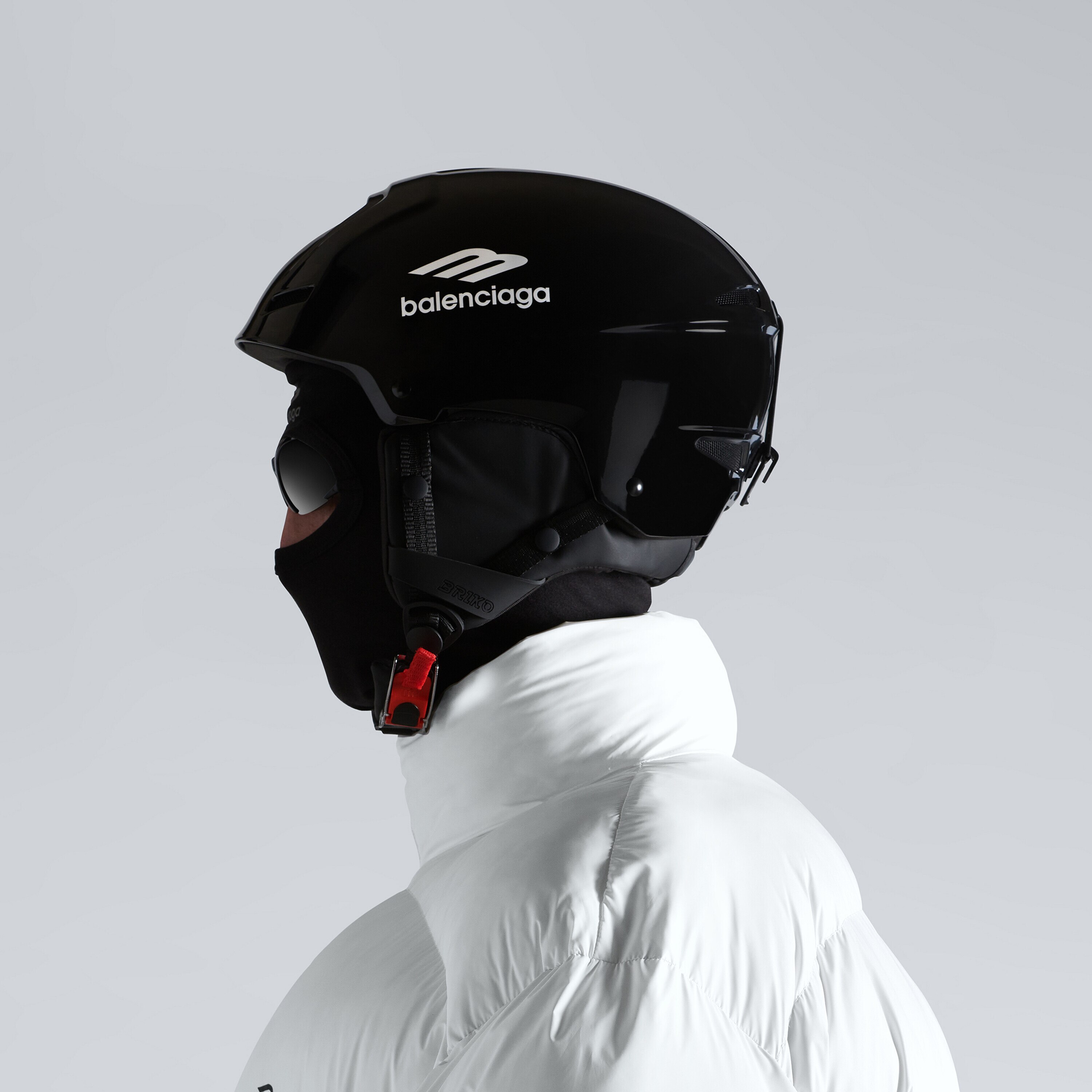 

Шлем BALENCIAGA, черный