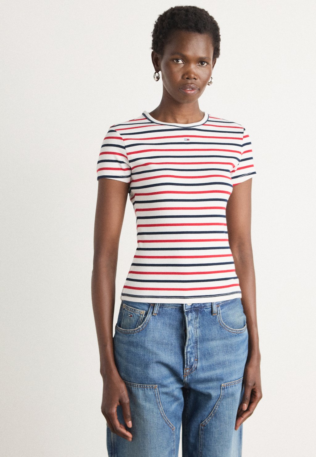 

Футболка с принтом SLIM ESSENTIAL Tommy Jeans, кремовый