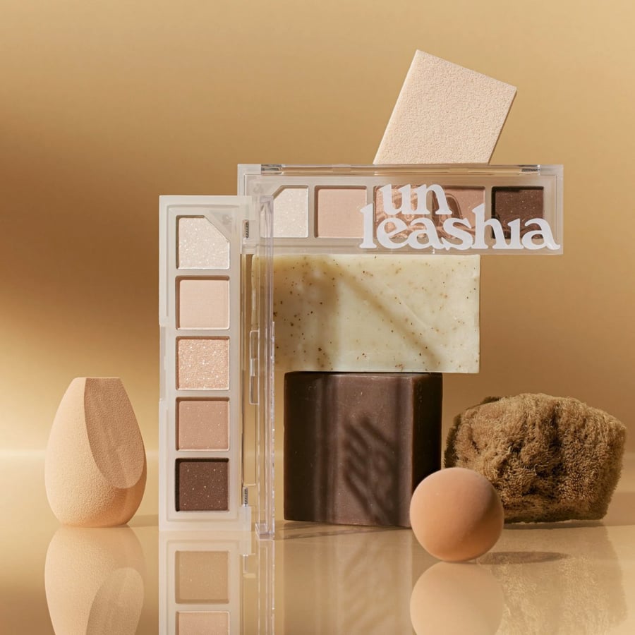 UNLEASHIA Mood Shower Face Palette #01 Vanilla Shower / Многофункциональная палетка теней для век — фото 4
