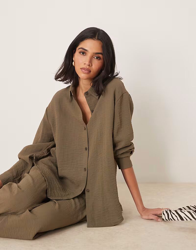 

Рубашка ASOS DESIGN с длинными рукавами и открытой спиной цвета хаки