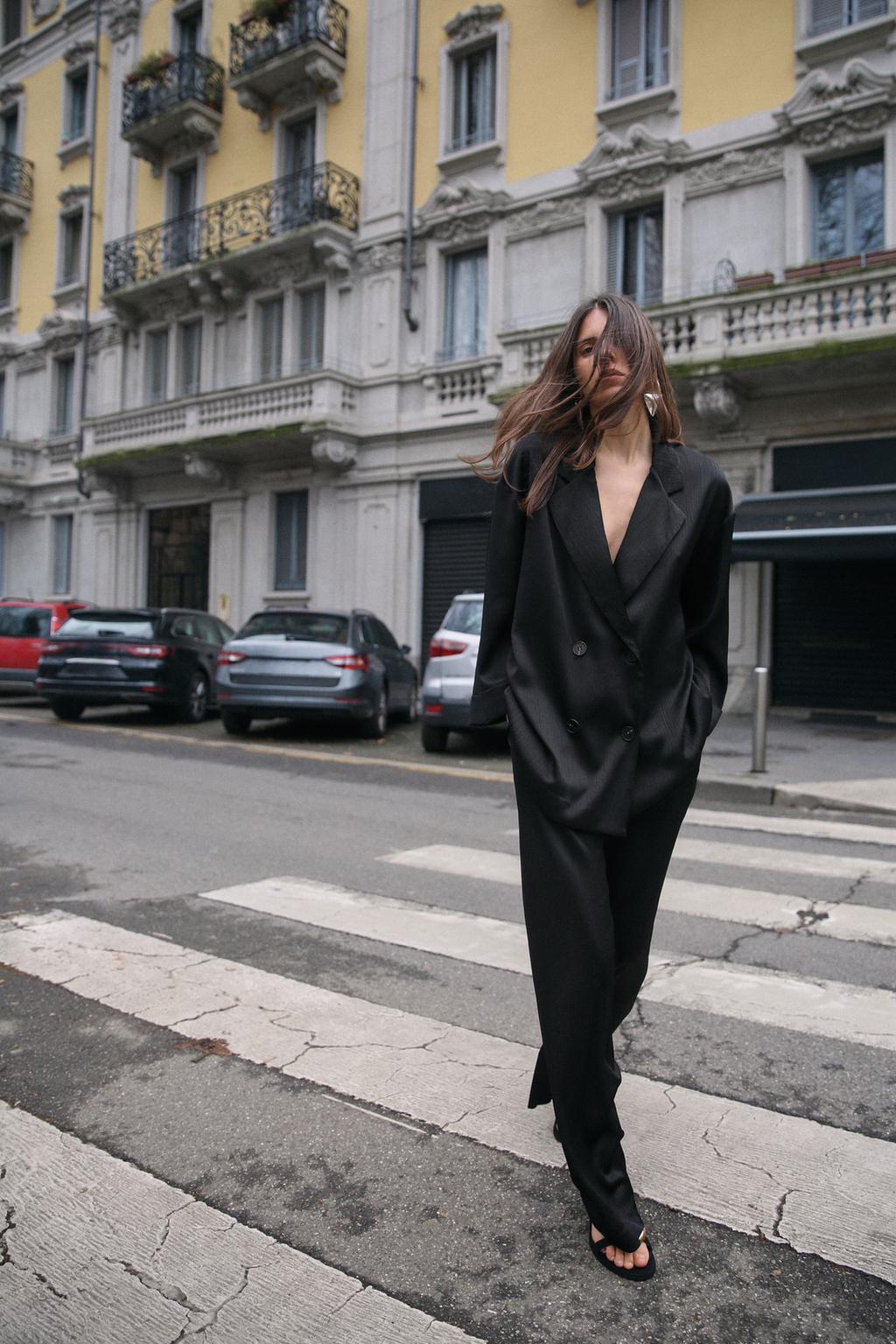 

Блейзер со складками ZARA, черный
