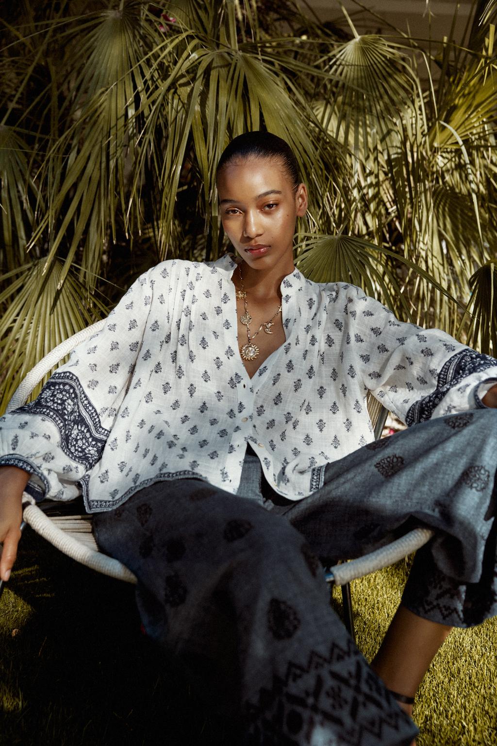 

Блузка с принтом и пышными рукавами ZARA, цвет Ecru/Navy