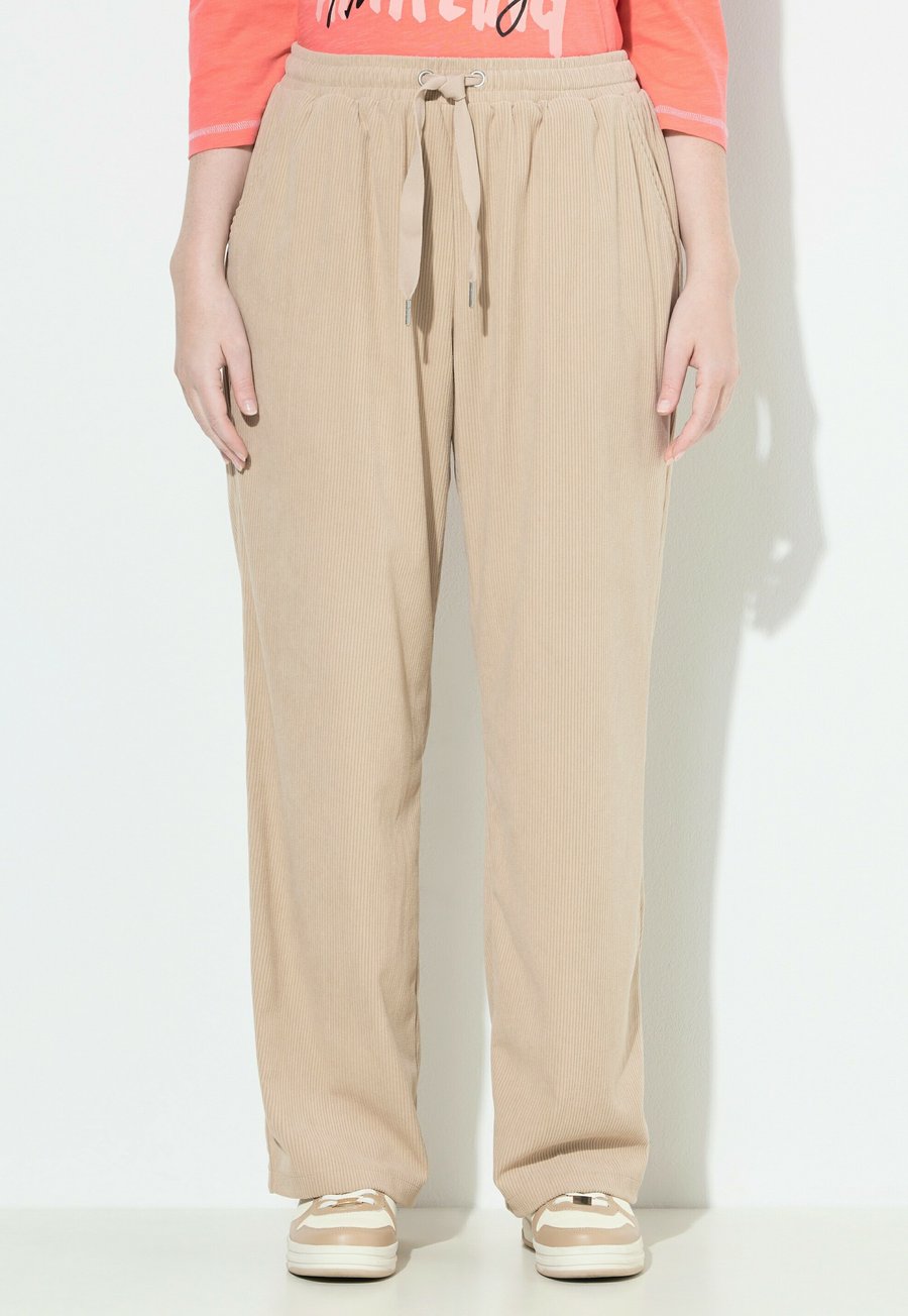 

Брюки Ulla Popken Trousers, Caramel/Light Brown