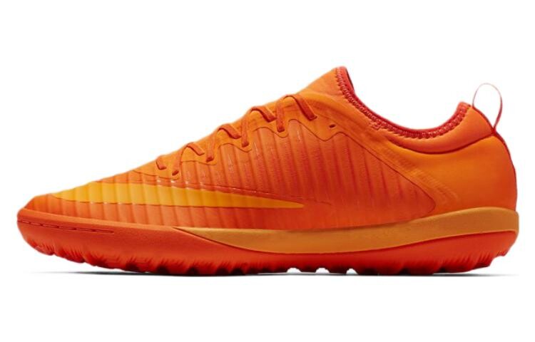 

Nike Футбольная обувь Мужчины
