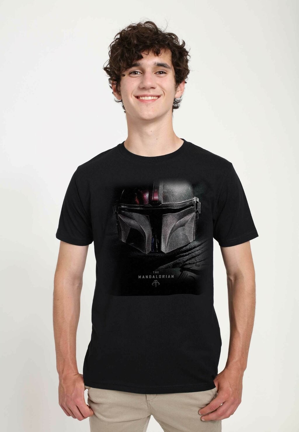 

Футболка с принтом Star Wars: Mandalorian Hero Shot Unisex Star Wars, черный