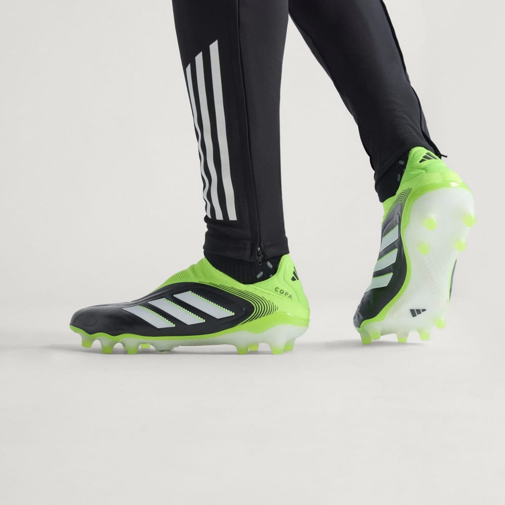 Бутсы Adidas Copa Pure 3 Elite Laceless Firm Ground Cleats, цвет Core Black/Cloud White/Lucid Lemon — фото 2
