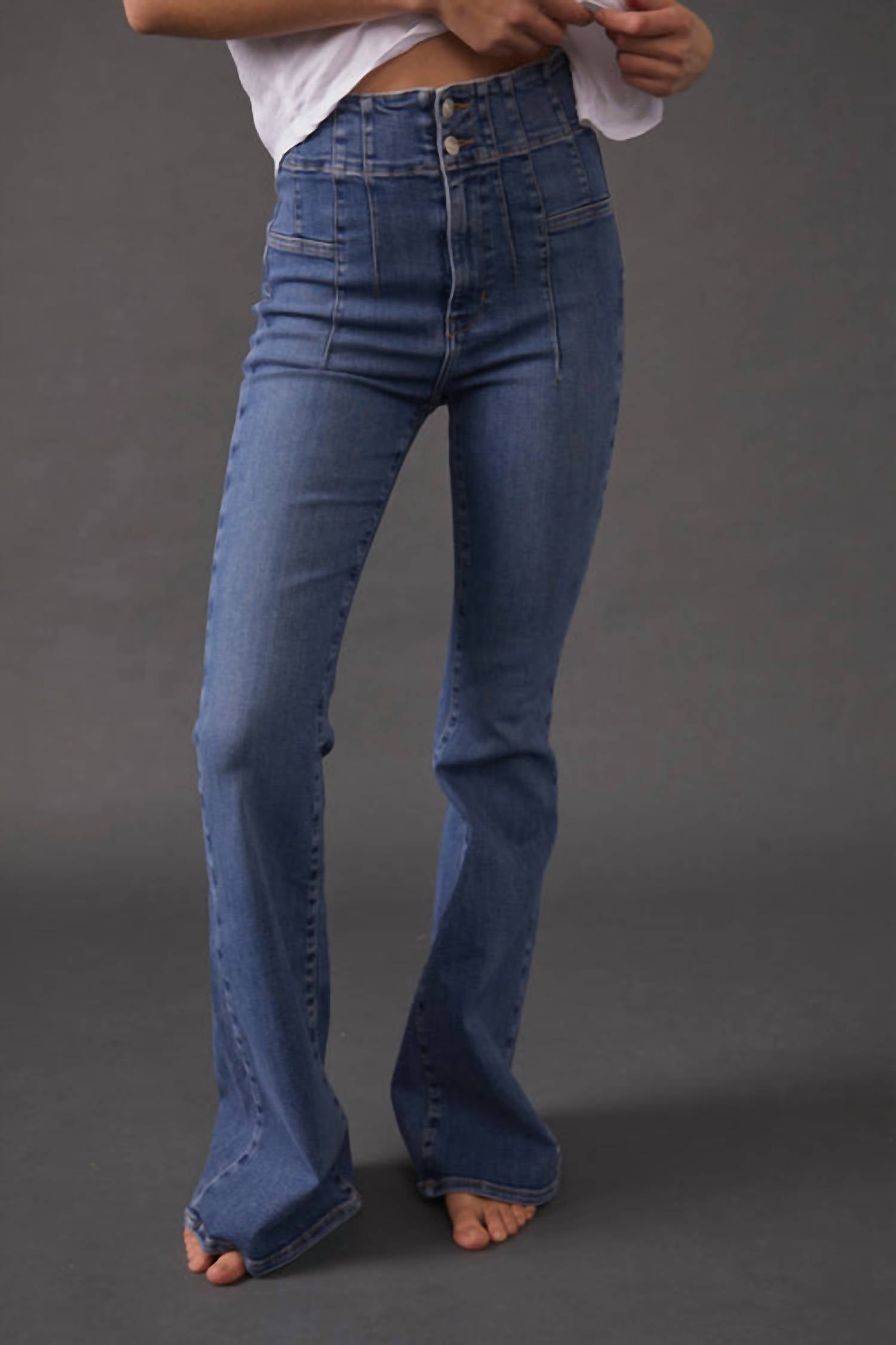 

Джинсы Jayde Flare в цвете Sunburst Blue Free People