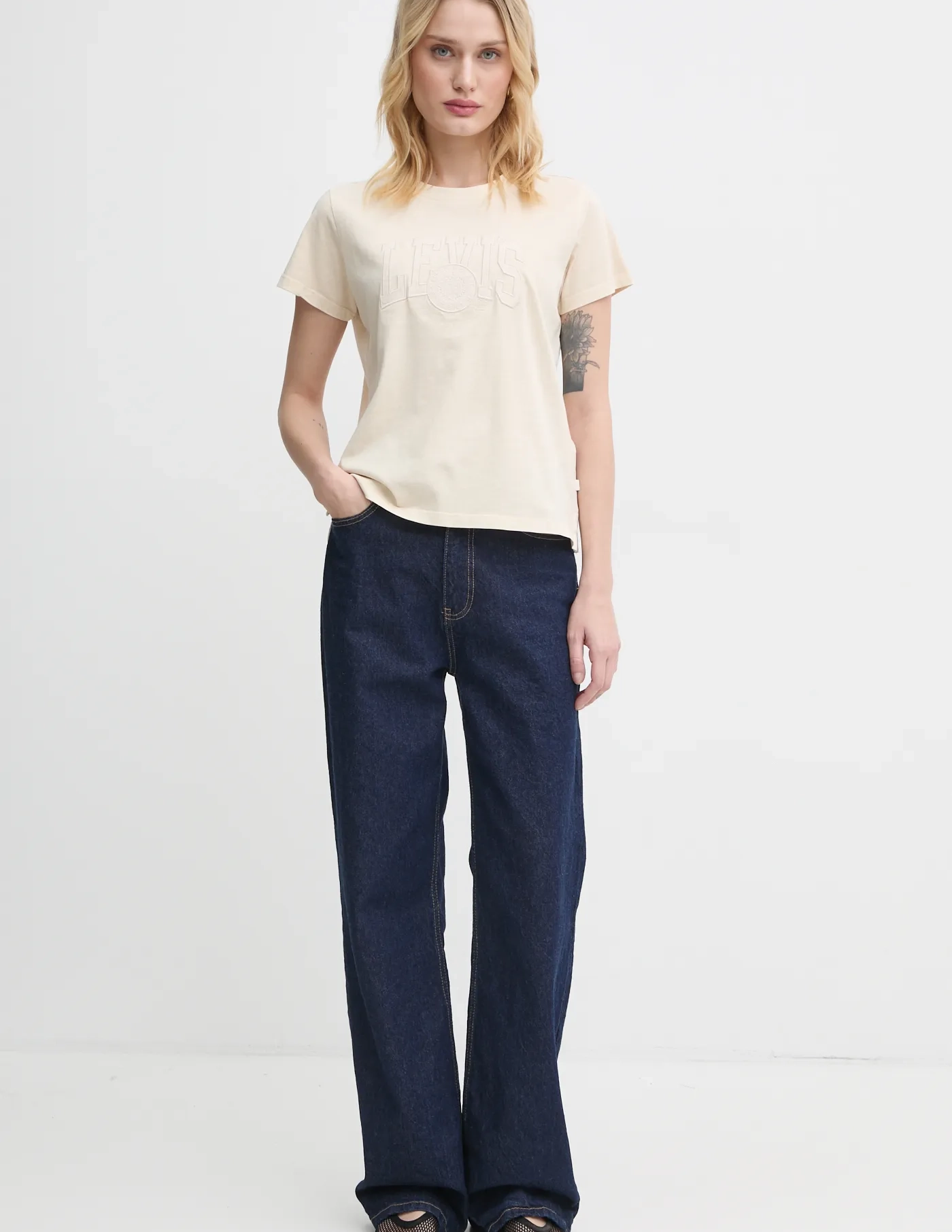 

Хлопковая футболка Levi's, бежевый