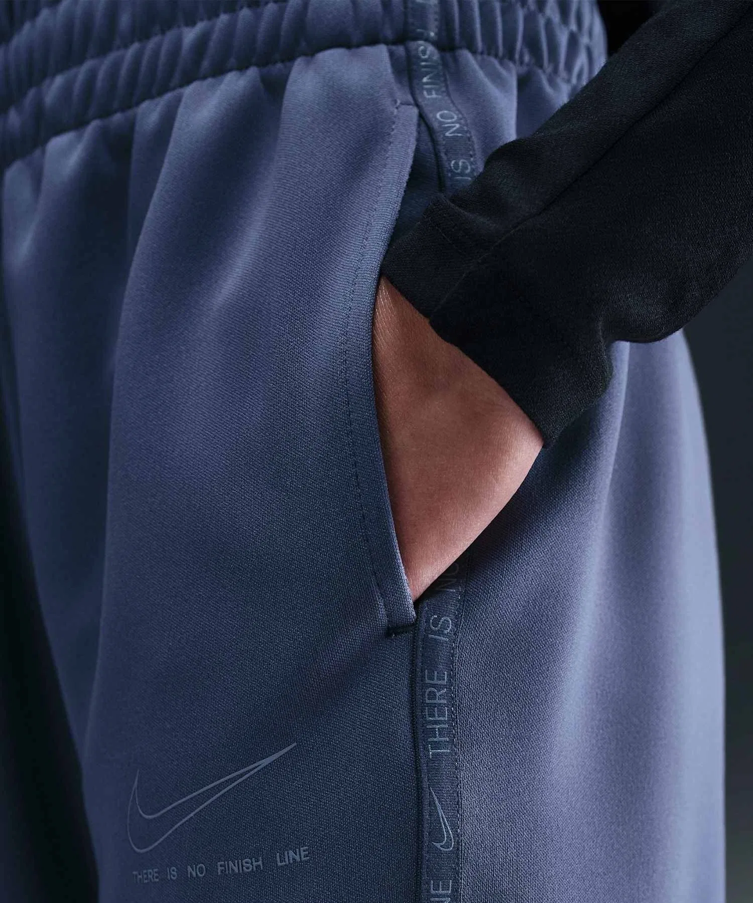 Детские спортивные штаны Nike Sportswear Multi Dri-FIT — фото 4